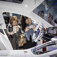 Mercedes quiere menos aranceles a los coches eléctricos chinos porque "hará que Europa se ponga las pilas" (y porque a ellos les viene bien)