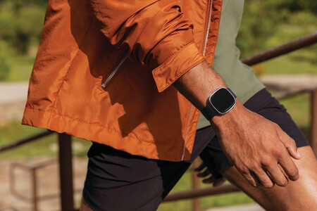 Directo a tu corazón: cómo un smartwatch (con app de electrocardiogramas integrada) puede ayudar a tu salud cardiovascular