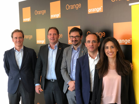 La mitad de los clientes de banda ancha fija de Orange ya tienen fibra