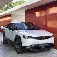 El Mazda MX-30 eléctrico llegará con un punto de carga gratis de 7,4 kW gracias al acuerdo con Iberdrola