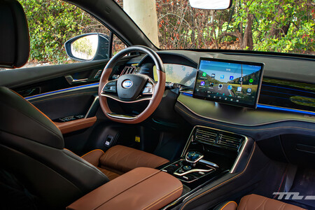 BYD Tang interior