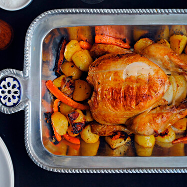 Pollo al horno con verduras asadas: receta fácil para triunfar siempre