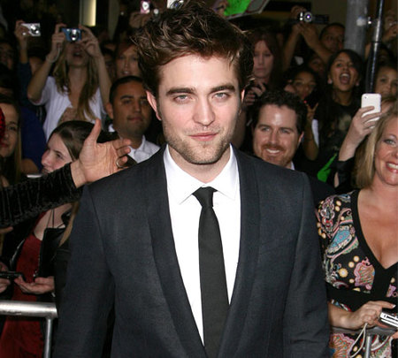 Robert Pattinson elegido el mejor vestido por GQ... WTF!!!