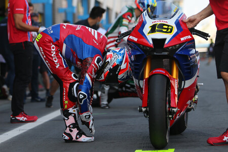 Álvaro Bautista ya negocia la renovación con Honda y descarta volver a pilotar la Ducati Panigale V4 R