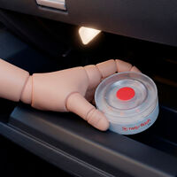 Hay gente convencida de que la baliza V16 es un espía de la DGT. La AEPD ha salido a explicar por qué es técnicamente imposible