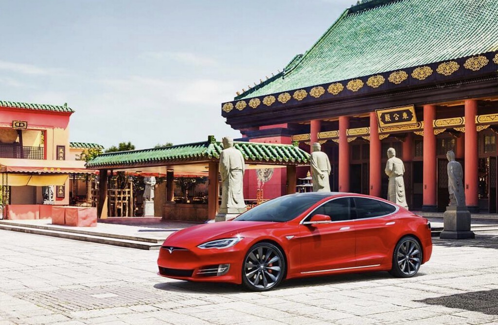 China prohibirá que los Tesla circulen por determinados lugares por seguridad. Es sólo un anticipo de lo que viene 