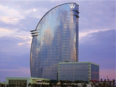 La perfecta guía nocturna de Barcelona, ¿qué hacemos?