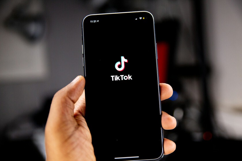 Los estadounidenses han encontrado una manera de ganar mucho dinero con vídeos de TikTok. En España lo haríamos (si pudiéramos)