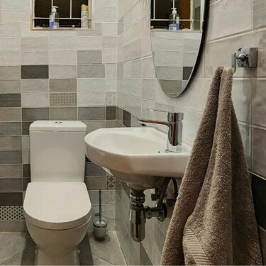 Haz tu baño más grande con este truco de hotel: ideal para espacios pequeños y personas mayores