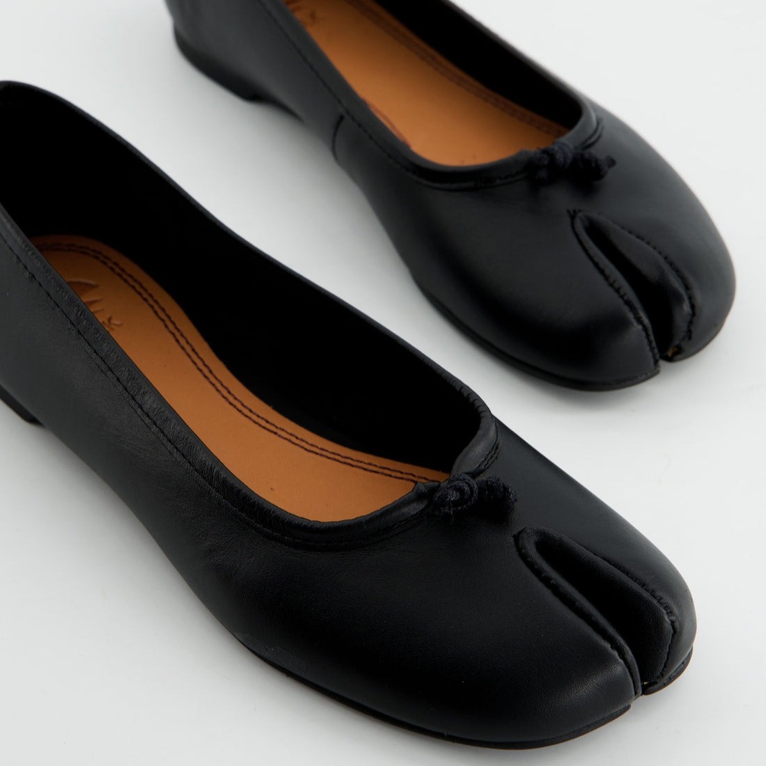 Bailarinas tabi en piel negras - Karva
