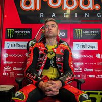 Álvaro Bautista raja contra Jonathan Rea después de tirarle: "Está desesperado, me ha destrozado el fin de semana" 