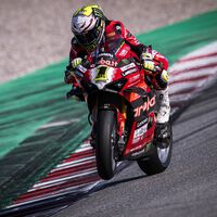 Álvaro Bautista sigue perdido, pero en Ducati no dudan de él: "Si quiere renovar, tenemos los brazos abiertos" 