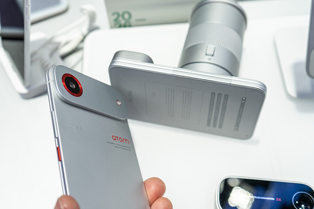 He probado el móvil modular que se convierte en un puzzle si se cae al suelo. Y aun así tiene sentido