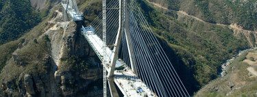 México construyó un puente que durante años fue el más alto del mundo en su tipo. Está en plena Sierra Madre Occidental