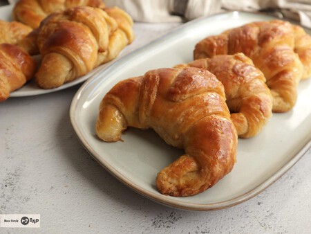 Medialunas de manteca, la clásica receta argentina con todos los trucos para que salgan perfectas