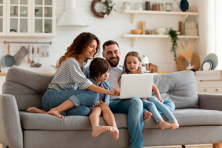 La compra de ordenadores se dispara en esta vuelta al cole: consejos de los expertos para elegir el mejor dispositivo para tu hijo