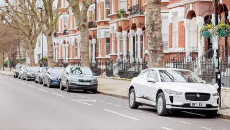 Cargadores coche eléctrico en farolas