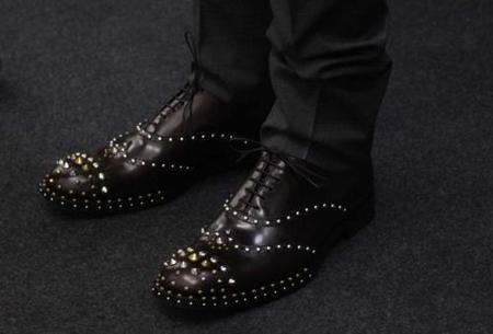 Zapatos con tachuelas de Prada para el invierno 2010