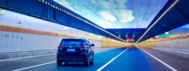 De 11 km de largo y un techo con millones de LED, el túnel submarino más largo de China ha pasado de infraestructura a espectáculo para turistas