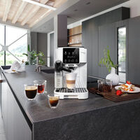 Con molinillo integrado, espumador automático y rebajón histórico, esta cafetera De'Longhi es ideal para hacer café de barista en casa 