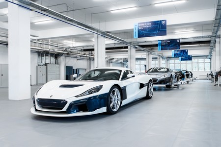 El Rimac C_Two se retrasa hasta 2021, pero el superdeportivo de 1.940 CV ya tiene lista su propia línea de producción