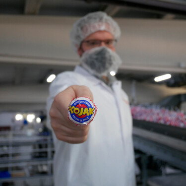 Así nació el mítico Kojak: el caramelo relleno de chicle de los años 70 que se sigue vendiendo a espuertas en España 