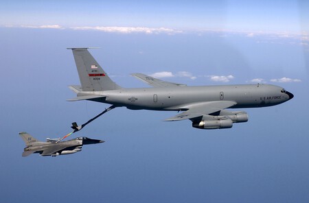 Kc135 Refueling