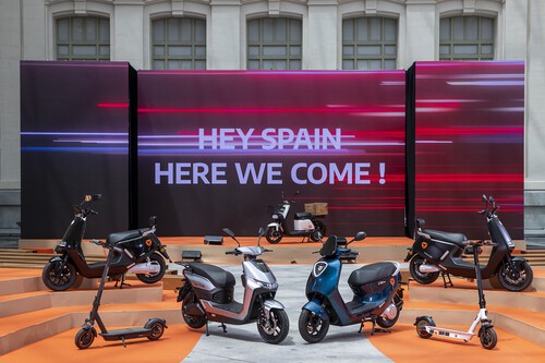 Yadea ha llegado a España: los scooter eléctricos asequibles y los patinetes del gigante chino ya están aquí 