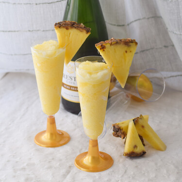 Sorbete de piña al cava, una receta facilísima para un postre festivo