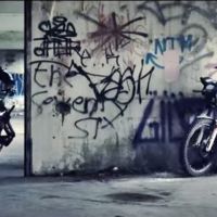 Paintball sobre motocicleta: así promociona Cardo su Scala Rider Packtalk 