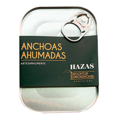 Anchoas ahumadas artesanalmente Rooftop Smokehouse.

