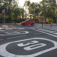 Bajar la velocidad a 30 km/h en ciudad funciona: los fallecidos disminuyen un 14% en ocho meses, según la DGT