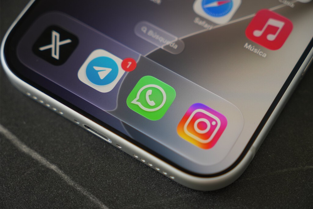 Los grupos de WhatsApp cambian hoy: se acabó el ay, perdona, es que lo tenía silenciado 