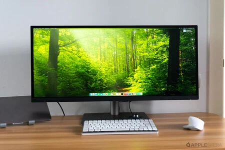 BenQ PD3420Q ultrawide monitor review, in-depth review of its