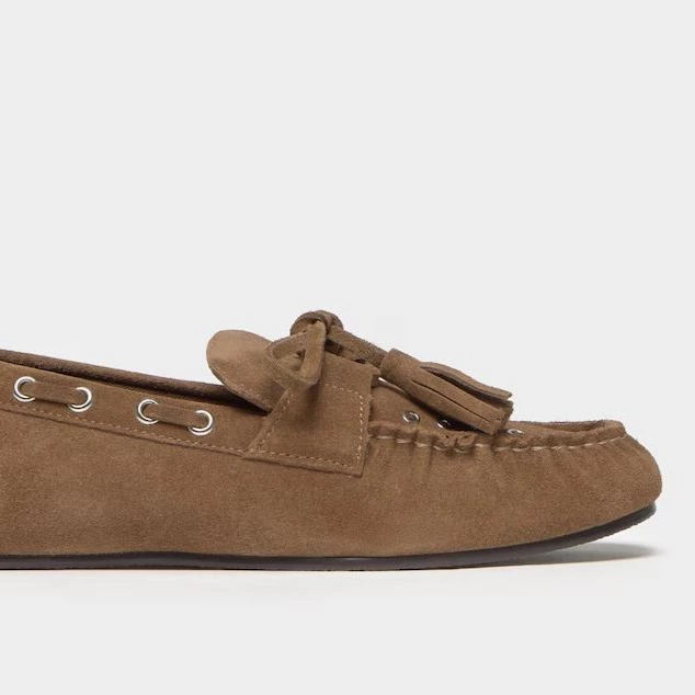 Brownie
Mocasines de mujer de piel con eyelets

