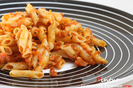Pasta all´arrabbiata. Receta
