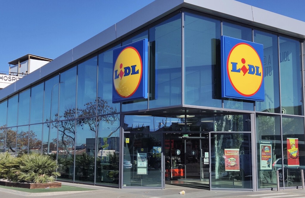 El viernes 4 de septiembre llega a Lidl la solución a la falta de enchufes en patios y terrazas por 15,99 euros