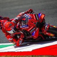 Marc Márquez logra su pole centenario en MotoGP sorprendiendo a Pecco Bagnaia en Mugello por milésimas 