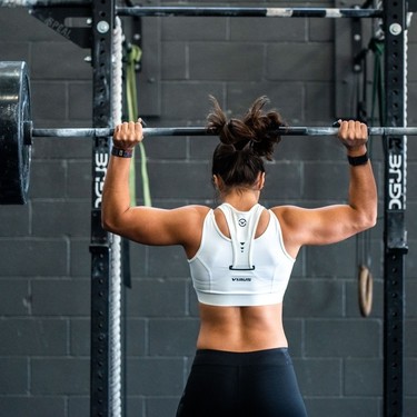 CrossFit Vs entrenamiento en sala de fitness: qué puedes esperar de cada uno de ellos 