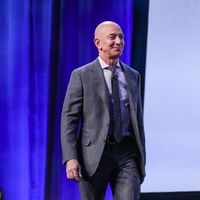 A Amazon ultrapassou a marca de US$ 3 trilhões em valor de mercado, e Jeff Bezos fez o que sabe fazer de melhor: vender 15 milhões de ações 