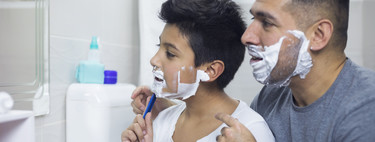 Cómo enseñarle a tu hijo adolescente a afeitarse por primera vez, paso a paso