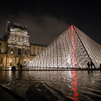 El museo del Louvre abre por primera vez de madrugada, para despedir a da Vinci