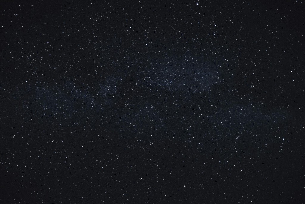 Un meteorito ha cruzado los cielos de España y Portugal esta noche iluminándola tanto que parecía de día. Lo hemos grabado