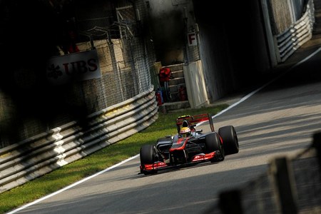 Doblete para McLaren mientras Fernando Alonso tiene problemas; Felipe Massa, tercero