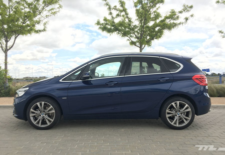 Bmw Serie 2 Active Touring lateral