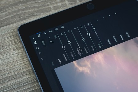 Una actualización de Lightroom en iOS ha eliminado las fotos y presets de sus usuarios, y no pueden ser recuperadas
