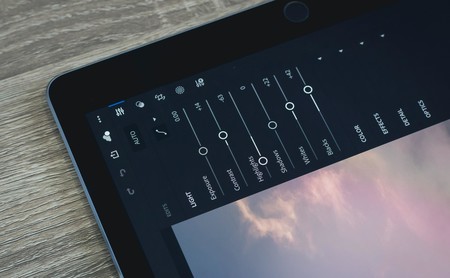 Una actualización de Lightroom en iOS ha eliminado las fotos y presets de sus usuarios, y no pueden ser recuperadas
