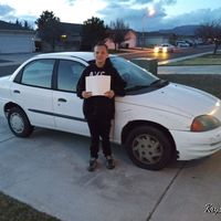 Un adolescente de 13 años vende su videoconsola para comprar un coche a su madre