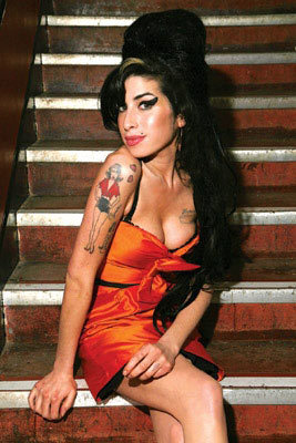 Amy Winehouse sigue en el hospital
