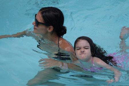 Agarraos los machos que Suri Cruise viene pisando fuerte...